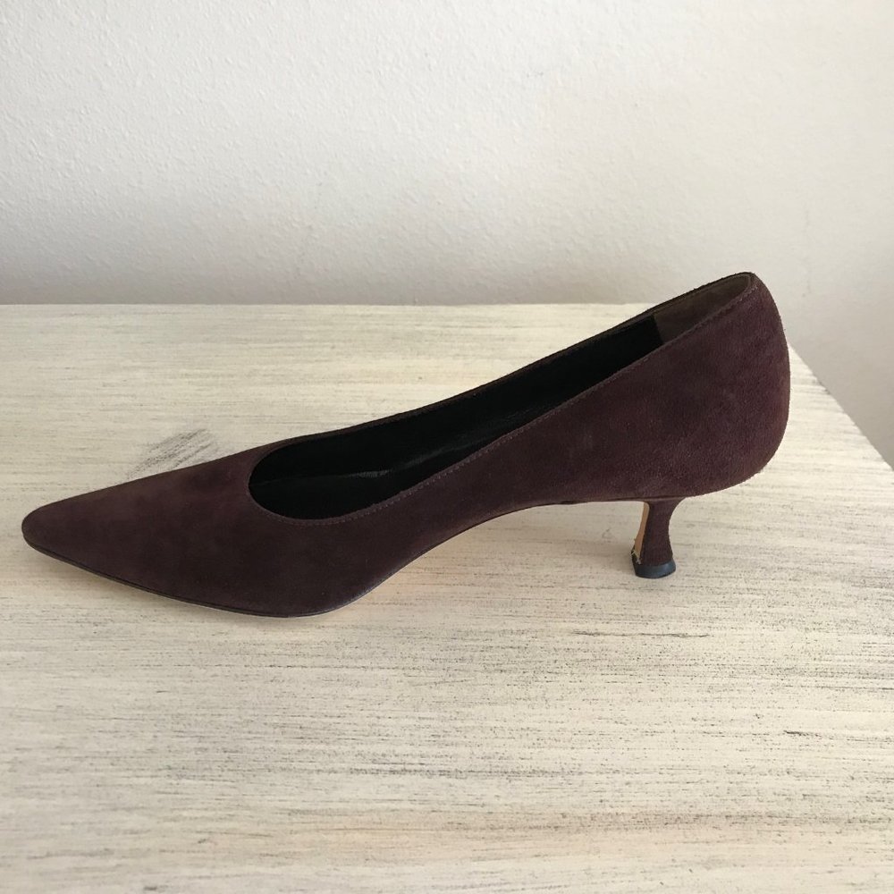 MANOLO BLAHNIK SUEDE PUMPS SIZE 37